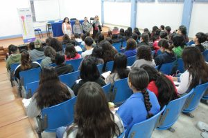 Carlos Soto, impulsa la conciencia de derechos de las mujeres a través de charlas informativas