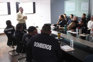 Carlos Soto instruye capacitación en Sistema de Comando de Incidentes para salvaguardar la integridad de los ciudadanos