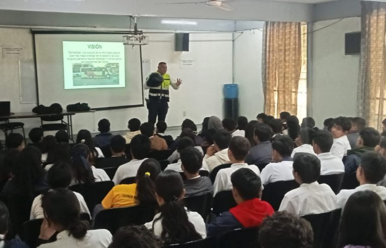 Imparten curso de Educación Vial a estudiantes de la Secundaria 1 “Profr. José Palomares Quiroz”