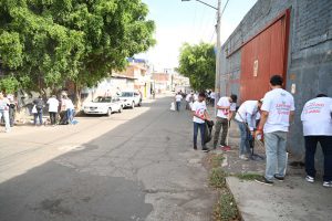 Limpian calles de La Ramírez con mediante lacampaña “Ser zamorano es darnos la mano” del programa Faenas