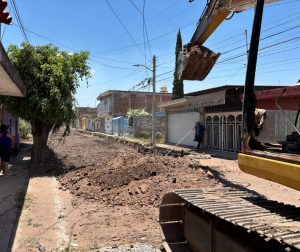 Avanza pavimentación de la calle Las Huertas en colonia Linda Vista