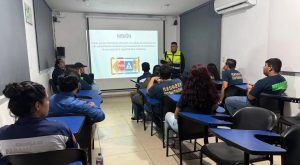 Capacitan a choferes de emergencia en manejo a la defensiva