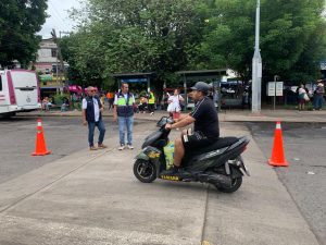 Exhortan a motociclistas y transportistas a cumplir el Reglamento de Movilidad y Seguridad Vial