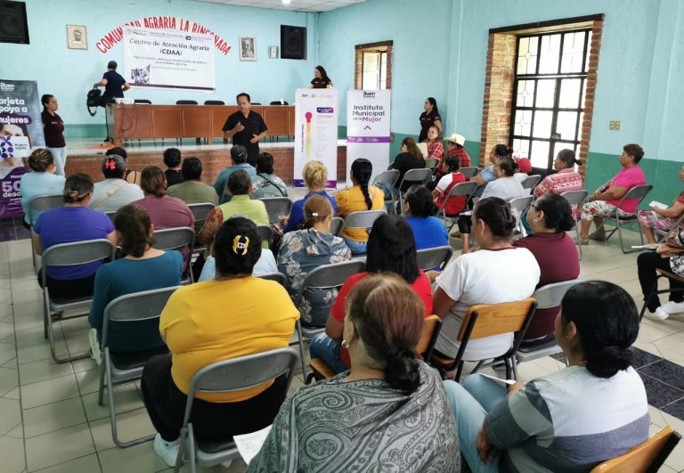 Promueven derechos de las mujeres y entregan tarjetas de descuento en La Rinconada