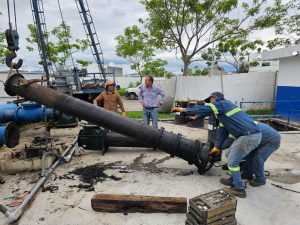 Refuerzan mantenimiento en cárcamo Galeana para prevenir inundaciones generadas por la acumulación de basura
