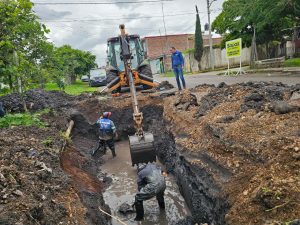 SAPAZ repara socavón de gran magnitud en colonia El Vergel