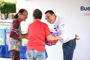 Carlos Soto entregó apoyos a personas con discapacidad