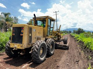 Dignifican más de 30 mil metros cuadrados de caminos de terracería en Zamora