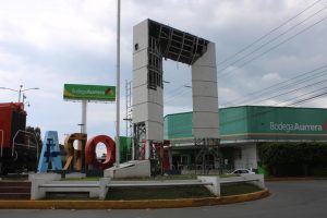 Retiran estructura metálica de la Glorieta del Ferrocarril por riesgo a la seguridad pública