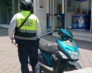 Refuerzan operativos contra el mal estacionamiento de motocicletas en el centro de Zamora