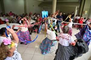 DIF Zamora festeja a los adultos mayores con emotiva celebración