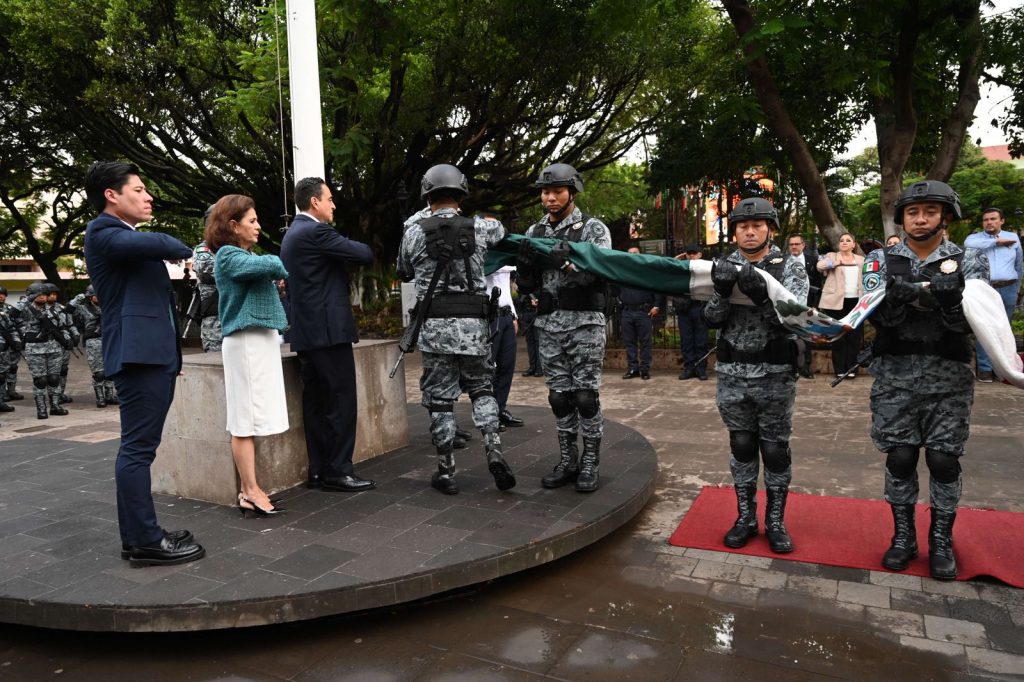 Carlos Soto acompañó a la Guardia Nacional en izamiento del Lábaro Patrio