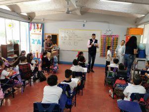 Llevan programa “Chao Bichos” a la primaria Ford 86