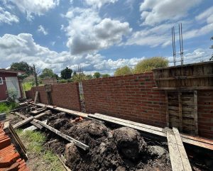 Avanza construcción del muro perimetral en preescolar indígena “Jarhiatari Tintskua