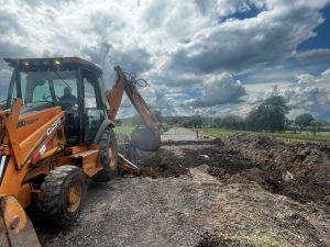 75 por ciento de avance en la pavimentación del camino de acceso al panteón de Aquiles Serdán