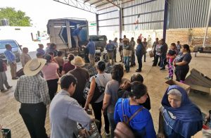 Entregaron 150 paquetes de aves de corral doble propósito