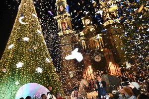Carlos Soto ilumina Zamora con el Encendido del árbol navideño